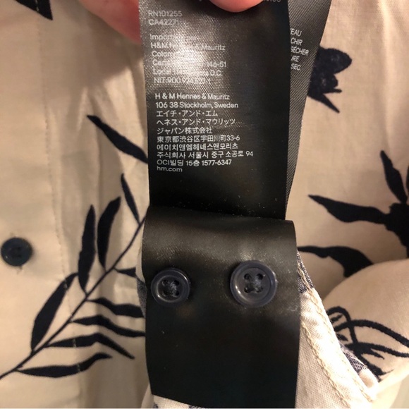 H & M botanical button down. SZ - M - Picture 5 of 10